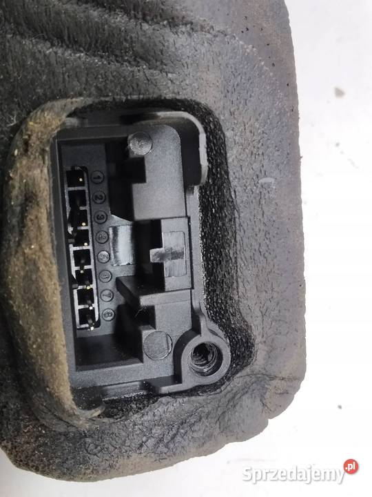 ZAMEK DRZWI TYŁ PRAWY KOMBI 5TA839016H Skoda osobowe sprzedam