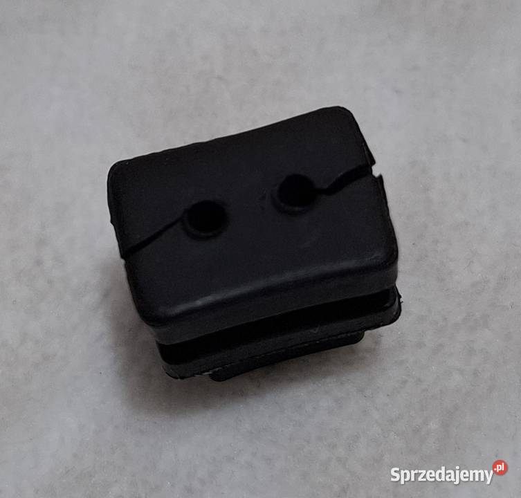 Przelotka przewodów zasilania silnika do