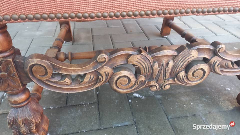 Fotel zabytkowy z rzeźbionego drewna dębowefo zachodniopomorskie