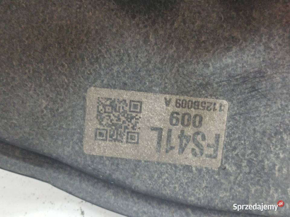 ZWROTNICA LEWY PRZÓD 15 B Toyota Yaris IV 2020