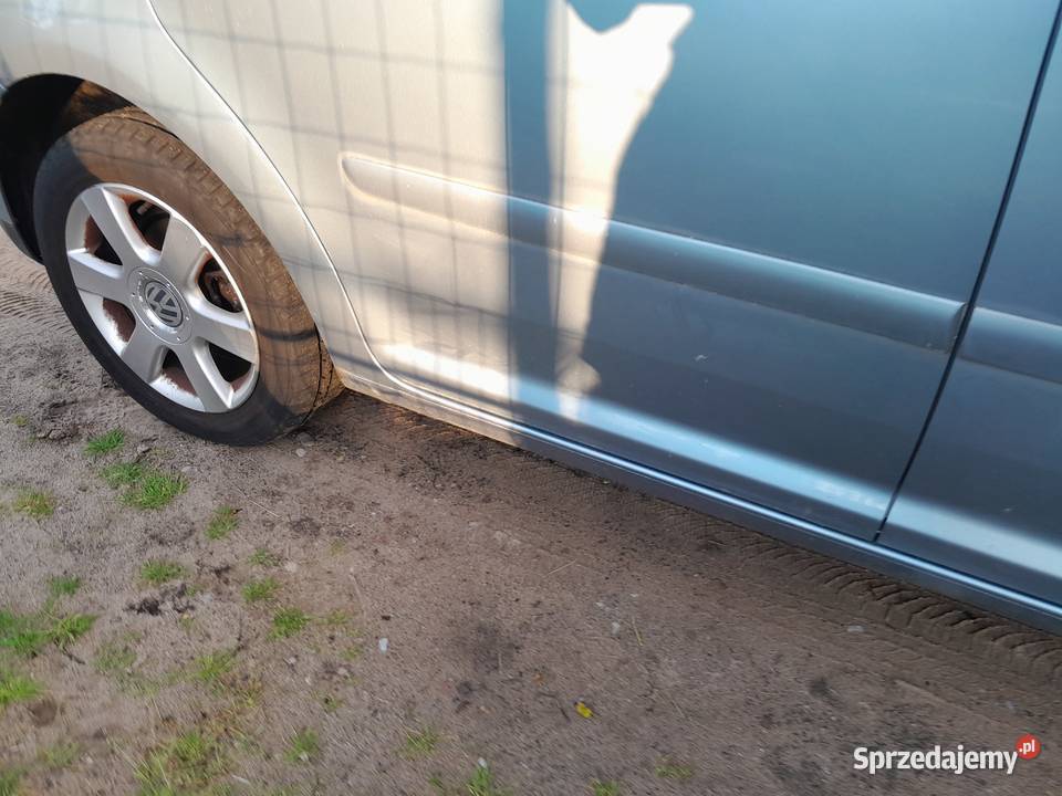VW Touran 20FSI 150 z de climatronic zadbany alu lakier metallic Szamotuły