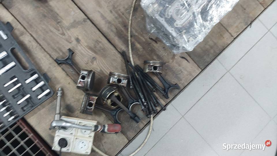 Silnik słupek tłok blok głowica b5254 t12 volvo Rok produkcji 2015 Lublin