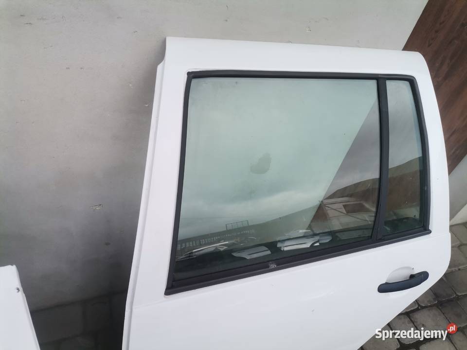 DRZWI LEWY TYŁ VW GOLF 4 KOMBI Rok produkcji 2001 Karoseria Nowy Sącz