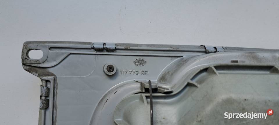 Reflektor prawy HELLA Mercedes W123 Luzino