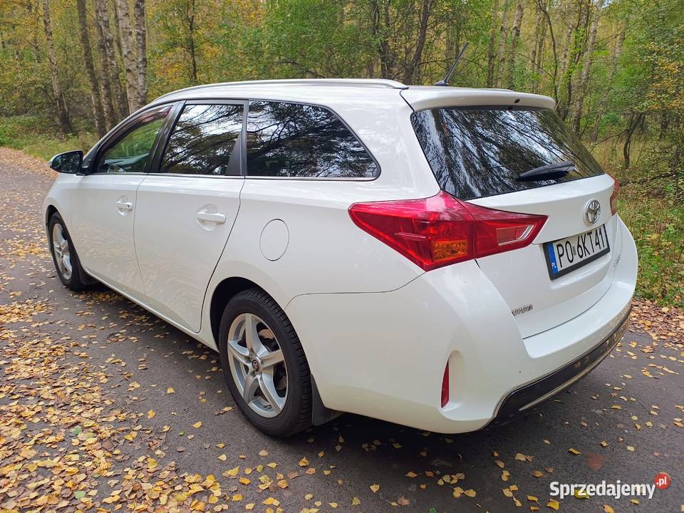 Toyota Auris kombi 14 D4D 90 2014 Biedrusko