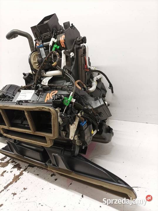 NAGRZEWNICA 3Q1820005AE MercedesBenz CLAklasa II Rok produkcji 2021 świętokrzyskie