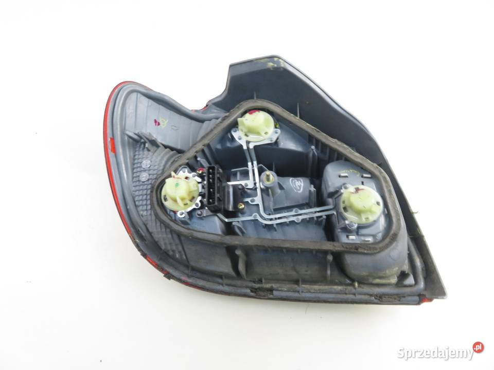 LAMPA PRAWA TYLNA TOYOTA YARIS I P1 osobowe
