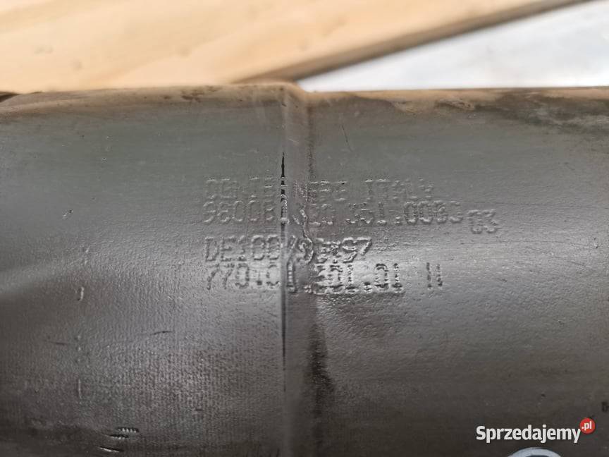 Siłownik poziomowania mostu Massey Ferguson 8690