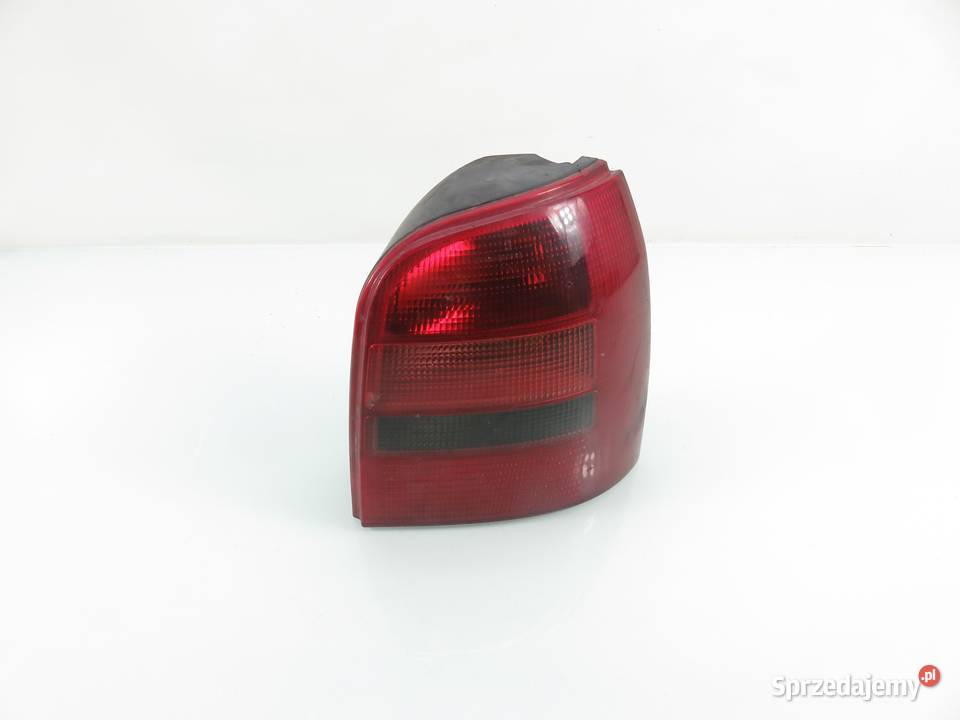 LAMPA PRAWA TYLNA AUDI A4 B5 Avant 8D9945096