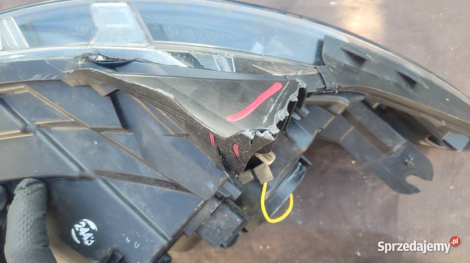 RENAULT CAPTUR I REFLEKTOR LEWY LAMPA LEWY PRZÓD osobowe Lampy przednie