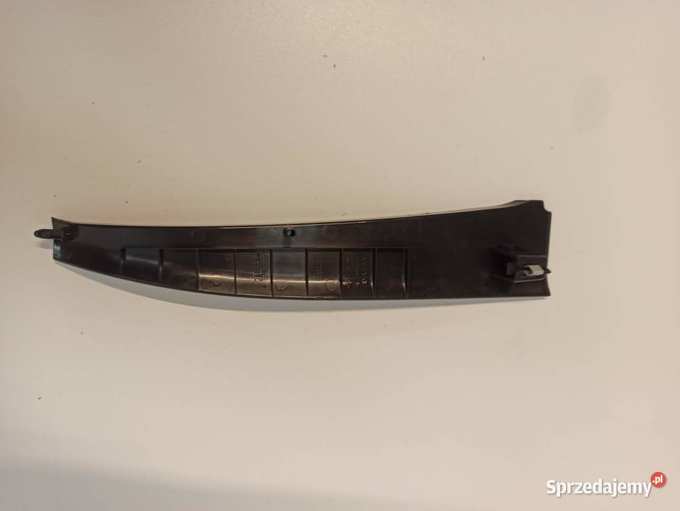 VOLVO V90 OSŁONA ZAŚLEPKA PRAWA 31377660 sprzedam