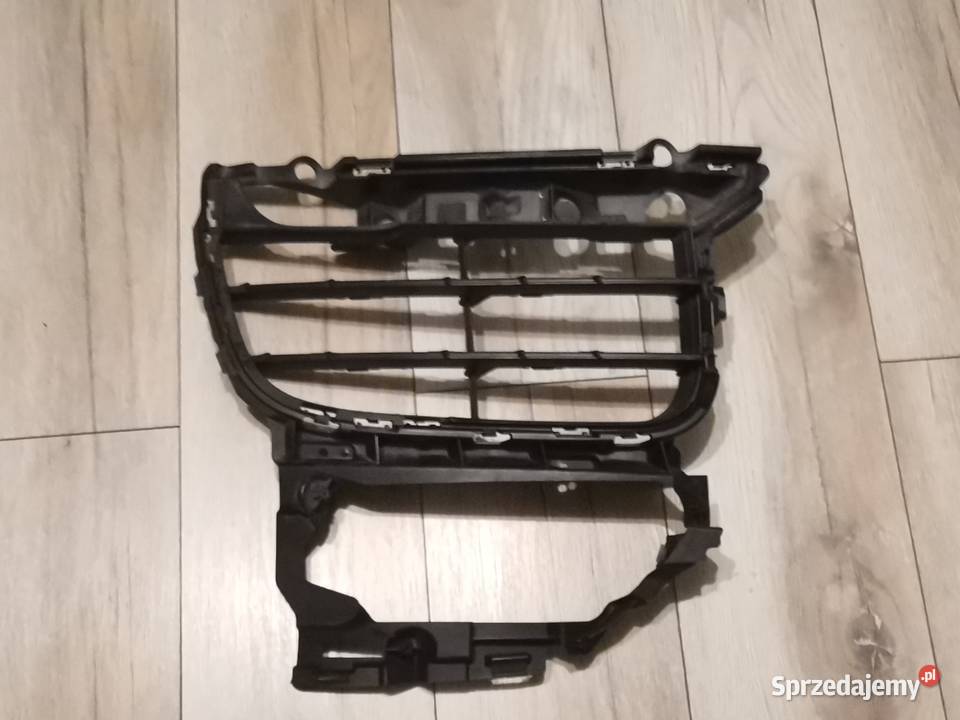 PORSCHE CAYENNE II PRAWA KRATKA PRZÓD 7P5807682F osobowe Międzychód