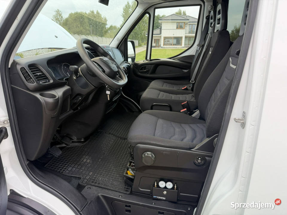 Iveco Daily 35S18 7osob DokaBrygadowy 30180 furgon Iveco sprzedam