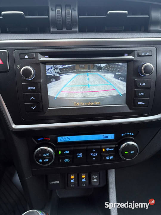 Toyota Auris II 2012 Sadlno