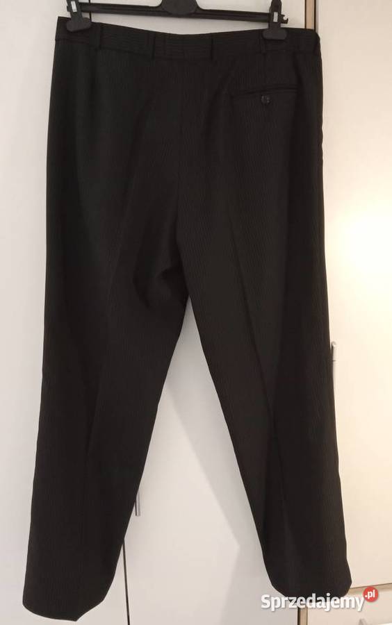 Sprzedam Garnitur Czarny Z Niebieską Nitka Golub-Dobrzyń sprzedam