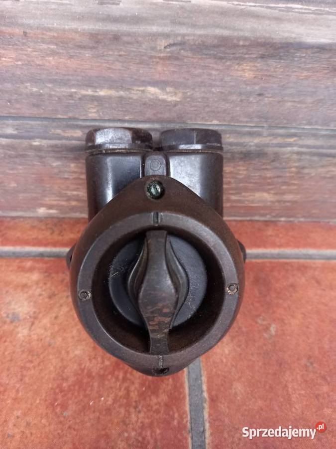 Stare wyłączniki instalacyjne PRL vintage loft Rawicz