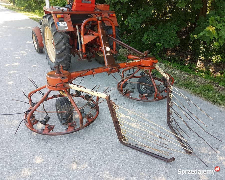 Zgrabiarko Roztrzasarka karuzelowa MESKO dwa w Zgrabiarki i przetrząsacze Dąbrowa Tarnowska