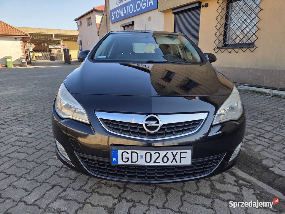 Opel Astra J 2010 benzyna 14 OC na nieuszkodzony Wejherowo