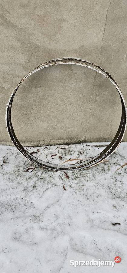 Metalowa obręcz z koła Lubliniec