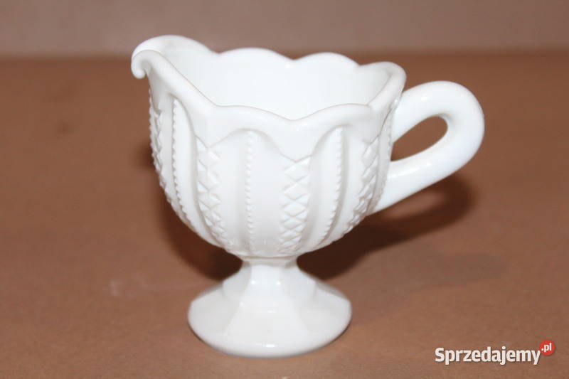 Biały szklany mlecznik 1436 Szczecin