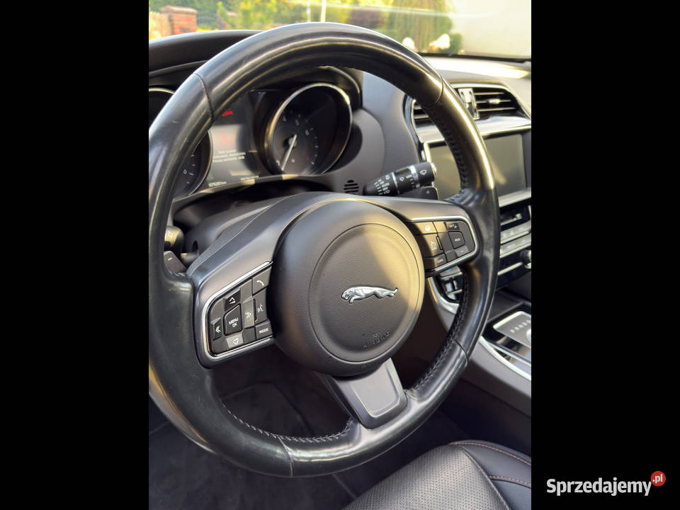 Jaguar XE 30 SC 340 HP łódzkie Radomsko