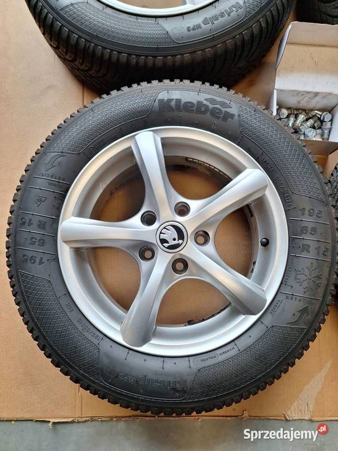 Felgi aluminiowe z oponami 15 ATT Keleber