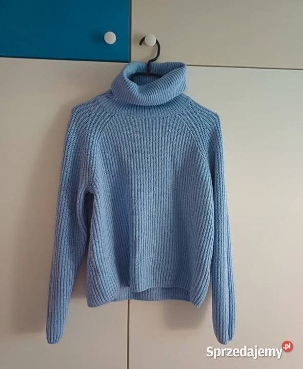 Piękny ciepły jasnoniebieski golfik marki Sinsay Kraków