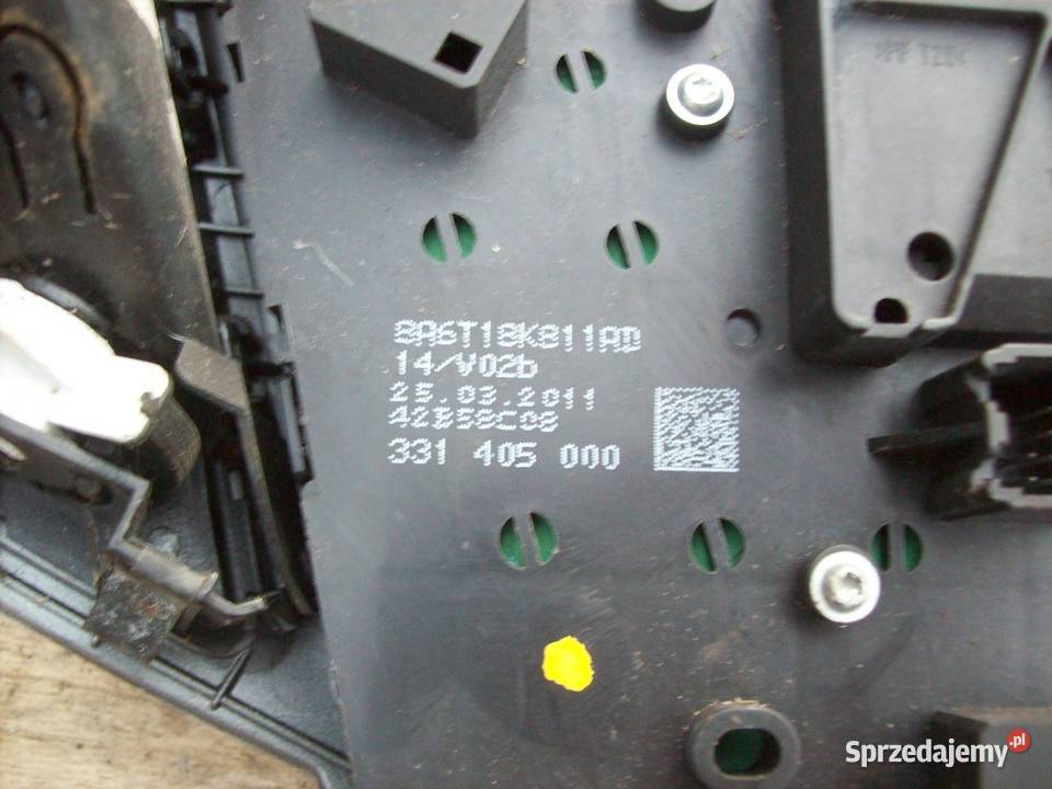 Fiesta MK7 Panel sterowanie radiem 331405000 sprzedam