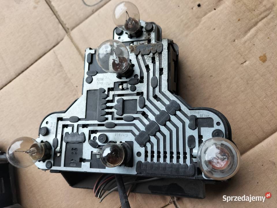 WKŁAD LAMPY TYŁ TYLNEJ PRAWY LEWY 1H6945520