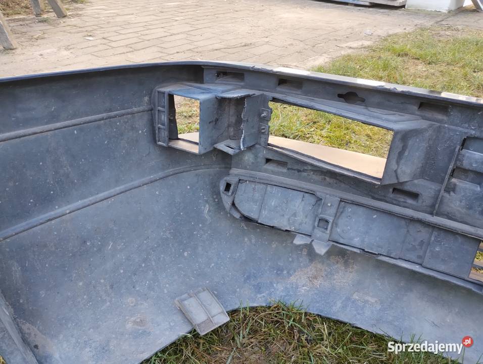 Sprzedam zderzak przód do Audi 80 b4 Śrem