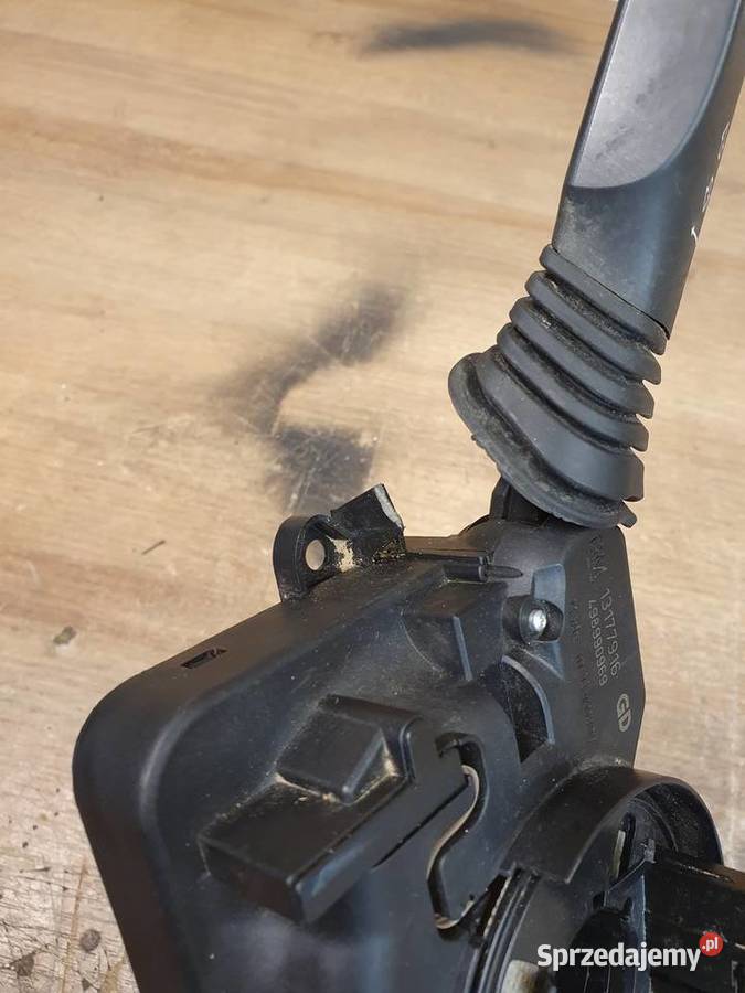 OPEL ZAFIRA B PRZEŁĄCZNIK ZESPOLONY 13177916 Wyposażenie wnętrza Międzychód