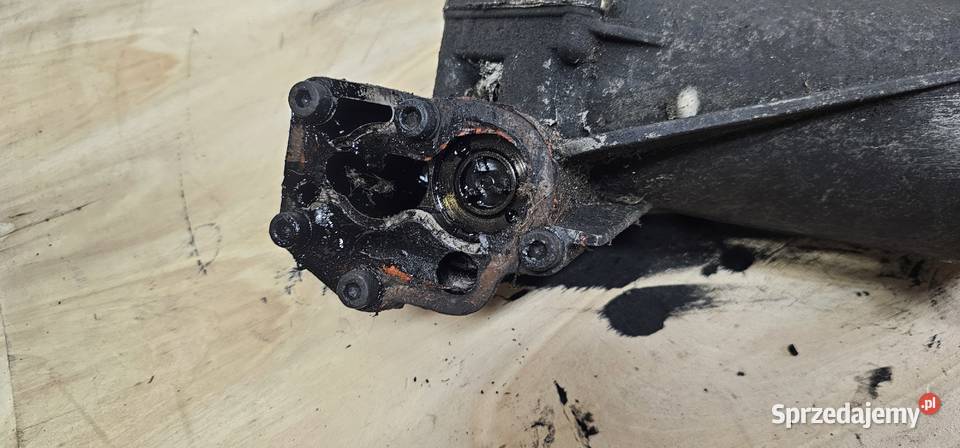 Podstawa filtra oleju mercedes w123 20d osobowe Zbąszyń