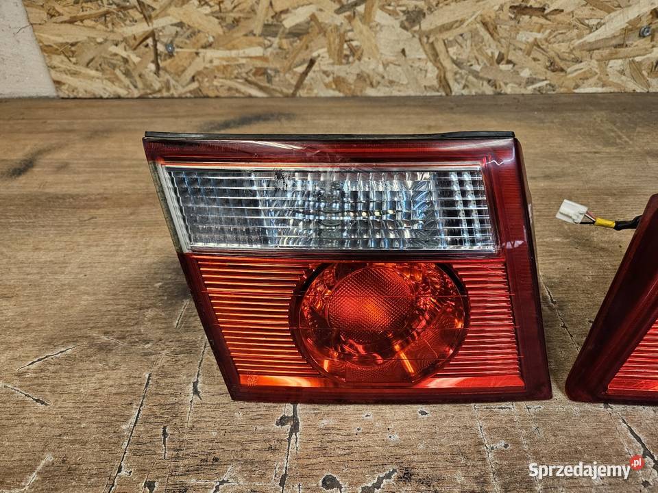 KIA CARENS II 0206 LAMPA LEWA PRAWA TYŁ TYLNA W uniwersalne Międzychód sprzedam