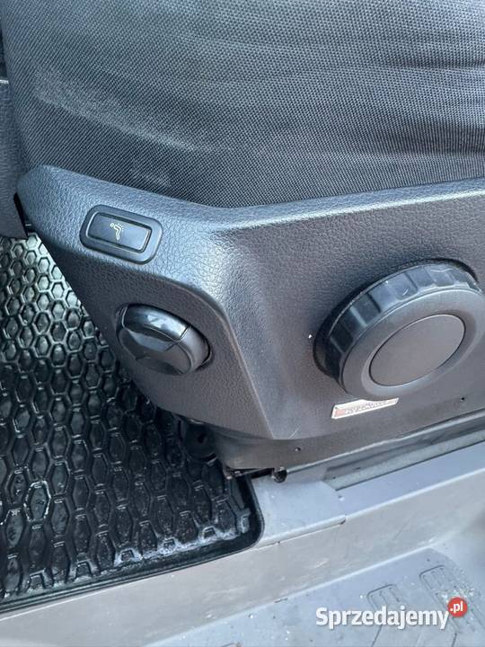 Volkswagen Crafter plandeka z windą automat