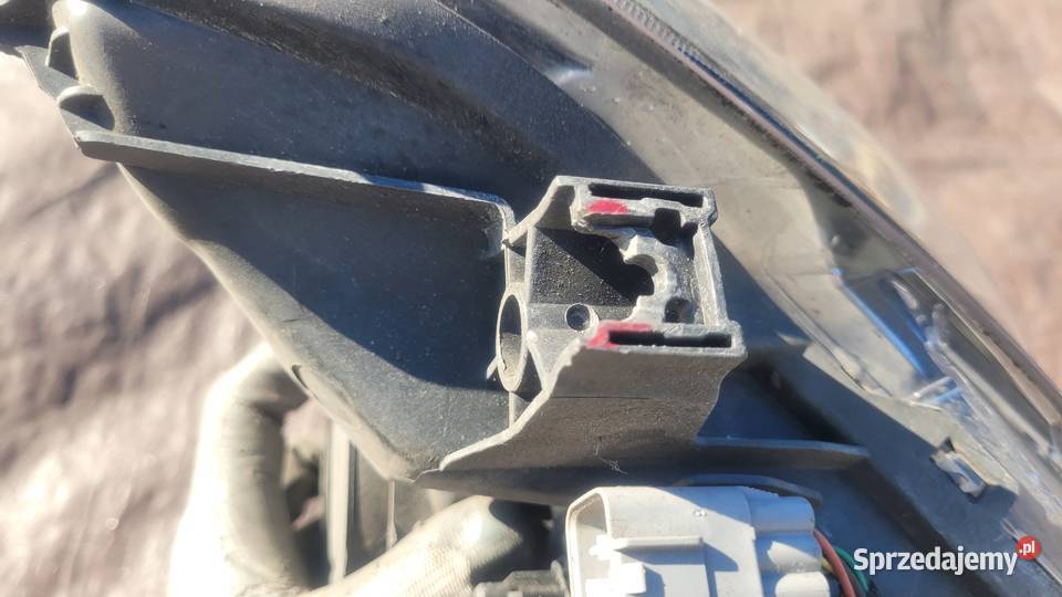 TOYOTA AURIS II REFLEKTOR PRAWY LAMPA PRAWA Lampy przednie Ruda Śląska
