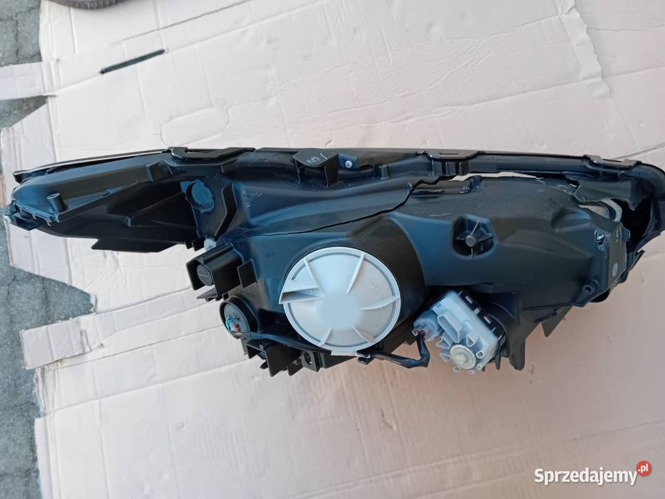 Lampa prawa Lexus NX 300h 2017 przed liftem Hajnówka