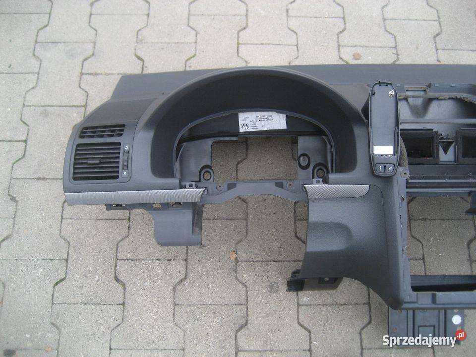 vw touran 0309r deska rozdzielcza konsola Deski rozdzielcze, konsole Rakoniewice