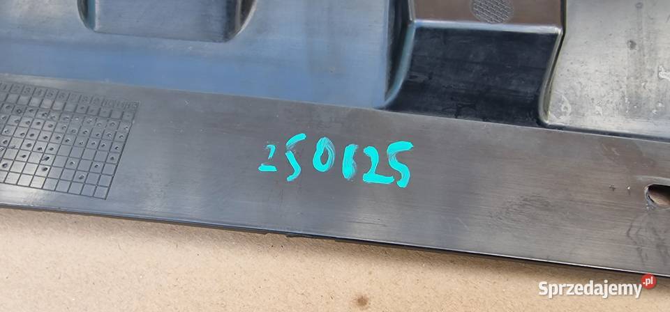 SKODA OCTAVIA III 3 OSŁONA GÓRNA PASA LISTWA Bieleń