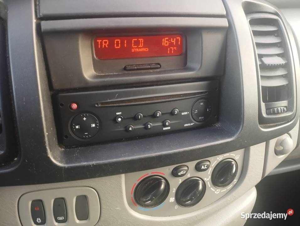 Renault Trafic 25D hak mały przebieg brutto homologacja na ciężarowe Warszawa