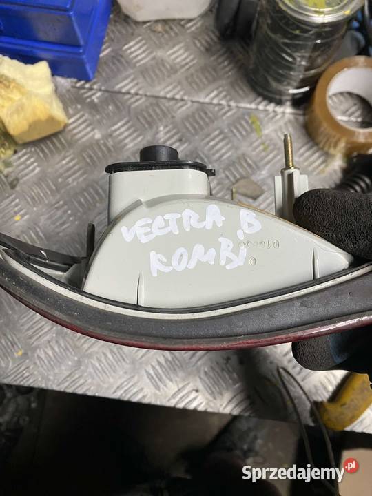Lampa tylna prawa Opel Vectra B 09153155 Ostrów Wielkopolski sprzedam