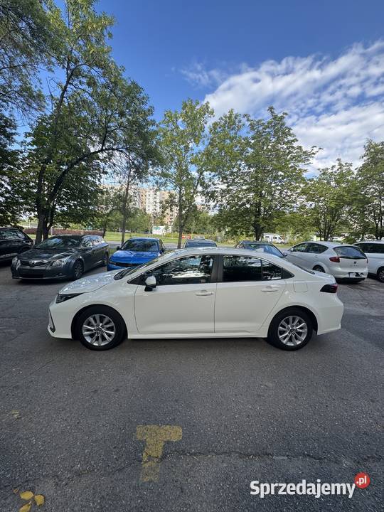 Toyota Corolla 18 Hybrid Comfort tech Rok produkcji 2023 Warszawa