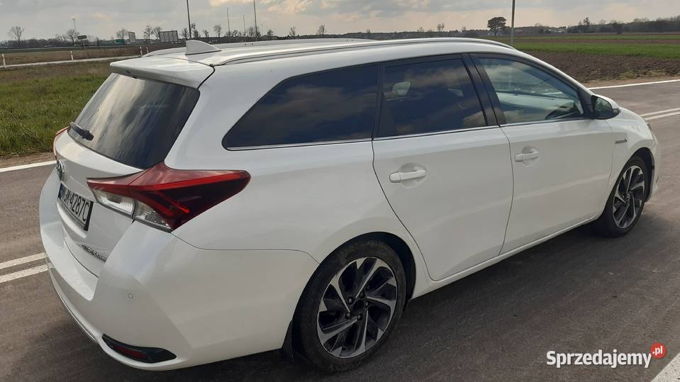 Toyota Auris 2015 kombi 2015 hybryda lpg biały Radzymin sprzedam