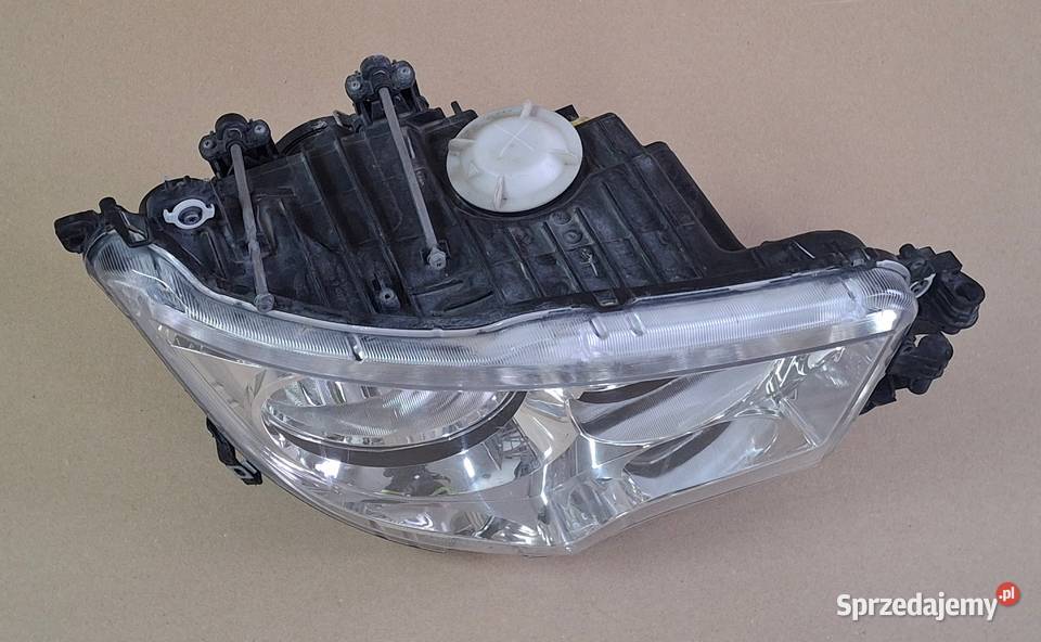 MERCEDES ANTOS AROCS REFLEKTOR PRAWY LAMPA PRAWA Bieleń