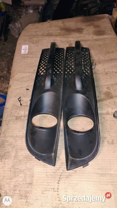 Kratka trapa zderzaka wersja pod halogen lewa Lubin sprzedam