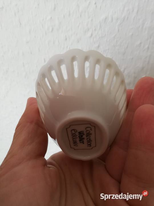 Cudeńko miniaturowy porcelanowy koszyczek Gorlice