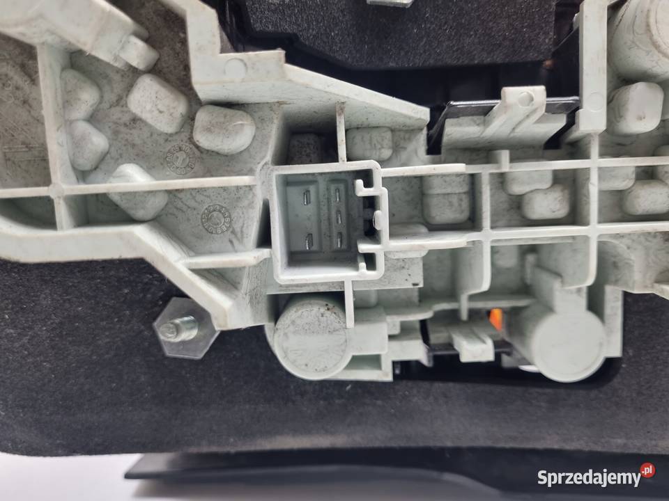 Volvo V50 KOMBI 0712r LIFT TYLNIA TYLNA LAMPA osobowe Janów