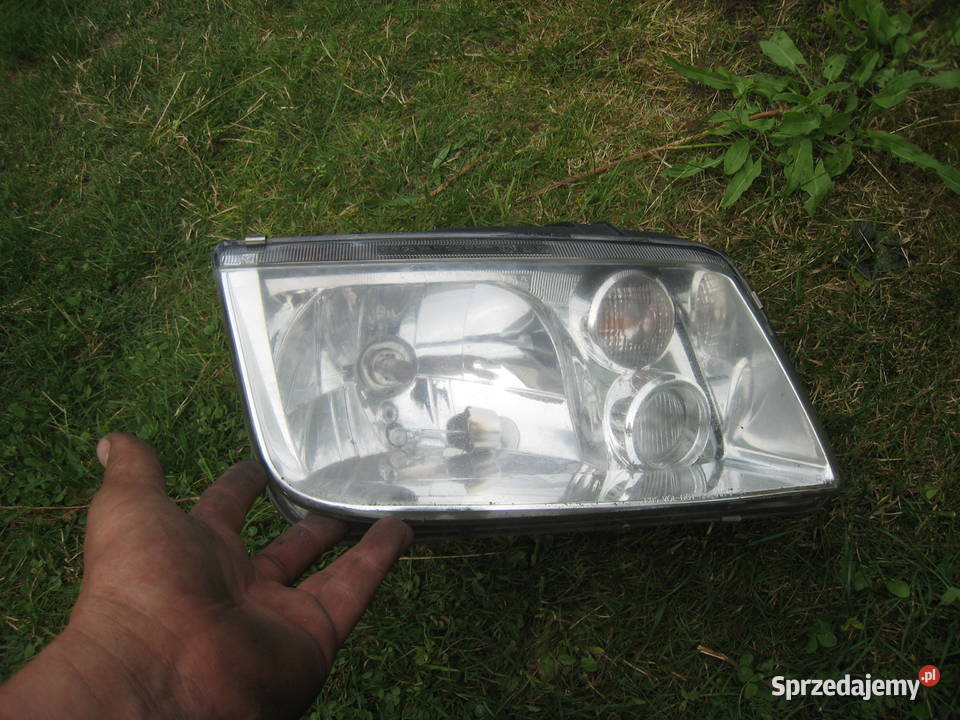 Lampa przednia prawa reflektor prawy na czesci Kraków