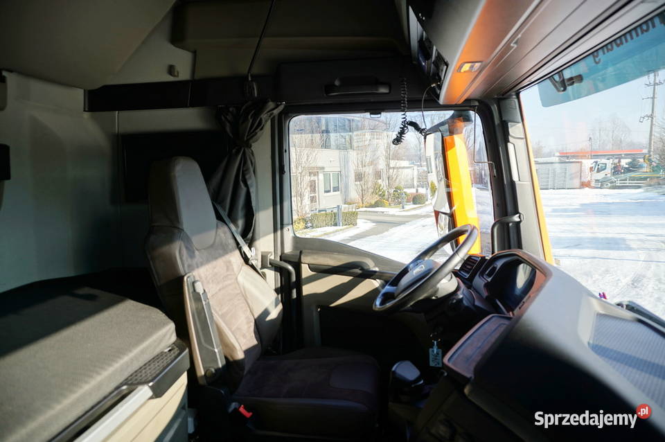 Ciągnik siodłowy MAN TGX 33580 6x4 DMC 70000 kupiony w salonie