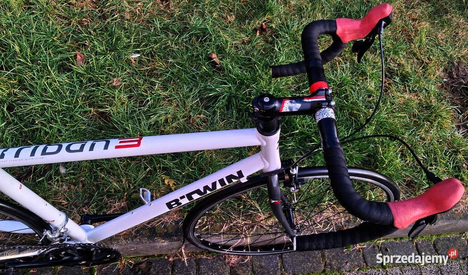 Duży rower szosowy kolarzówka Triban 3 Koła 28