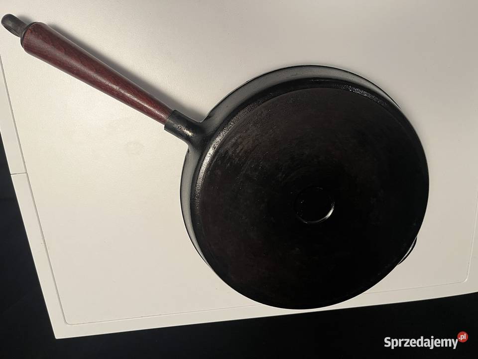 Szwedzka żeliwna patelnia do grilowania 28 Pułtusk